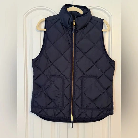 J. Crew Navy Quilted Vest with Gold Accents Size Large - Picture 1 of 5